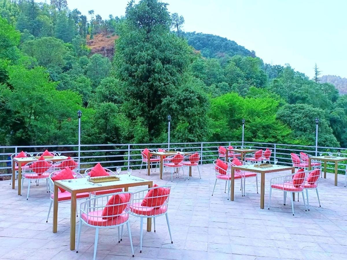 Aamod At Shoghi Luxury Cottage Resort シムラー エクステリア 写真