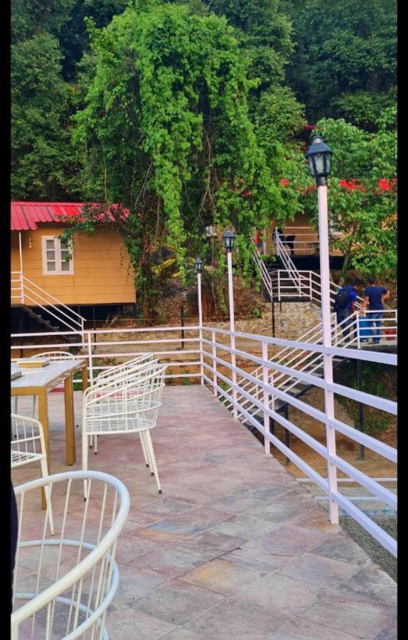 Aamod At Shoghi Luxury Cottage Resort シムラー エクステリア 写真
