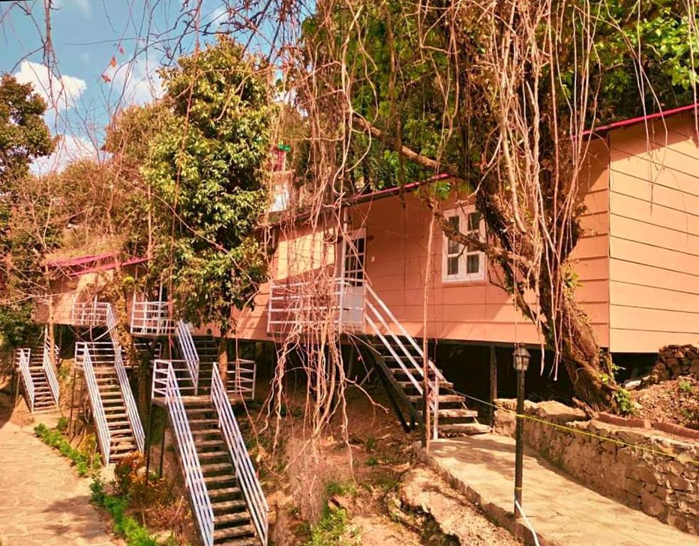 Aamod At Shoghi Luxury Cottage Resort シムラー エクステリア 写真